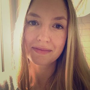 Meet your Posher, Caroline